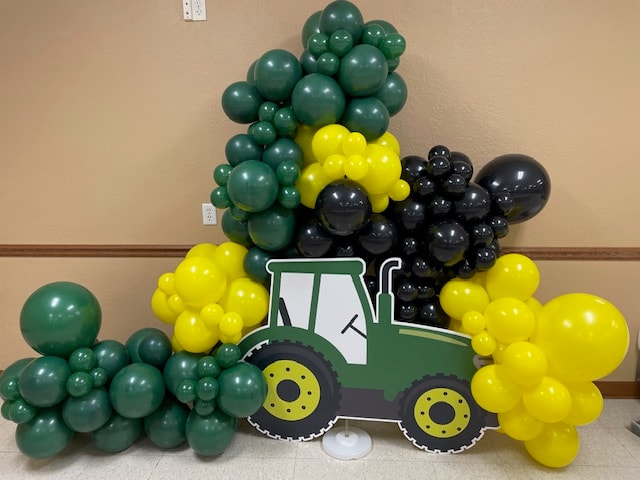 John Deere tractor balloon garland display