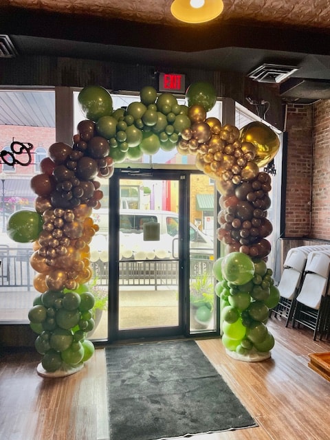 Wedding balloon backdrop arrangement